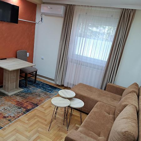 Apartman Borsalino Subotica Apartment ภายนอก รูปภาพ